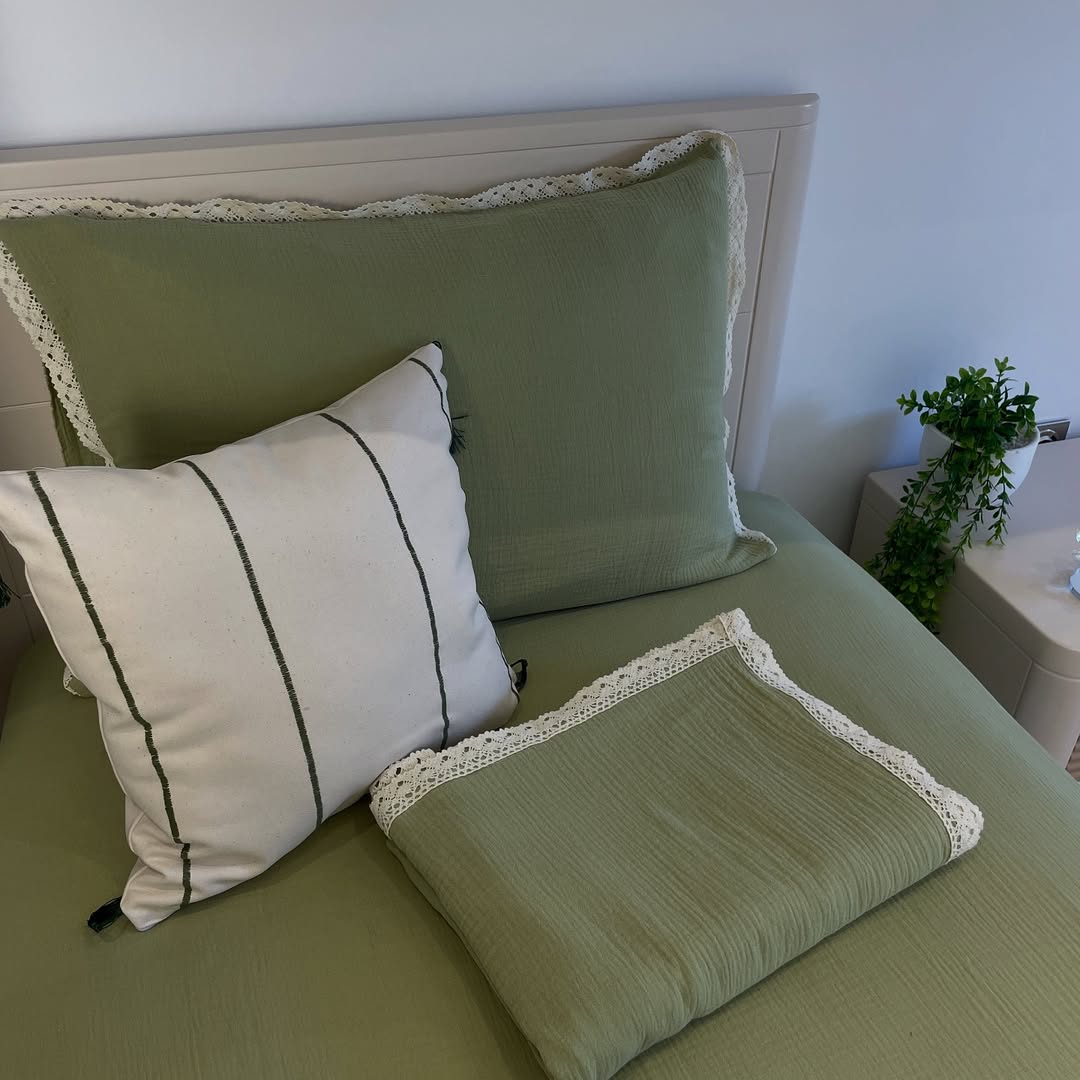 Parure Sauge Bohème Un souffle de fraîcheur pour une chambre pleine d’élégance et de douceur. 💚